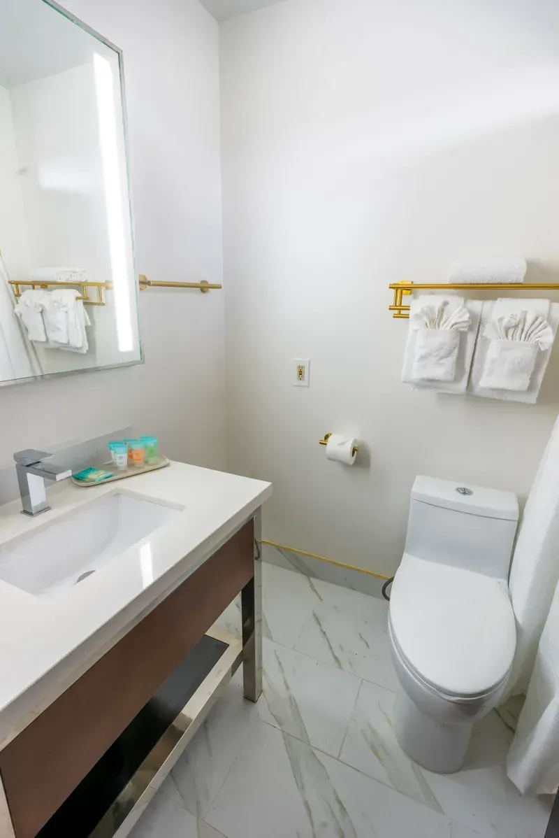 Double Queen Kitchenette, view 3