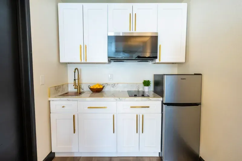 Double Queen Kitchenette, view 4